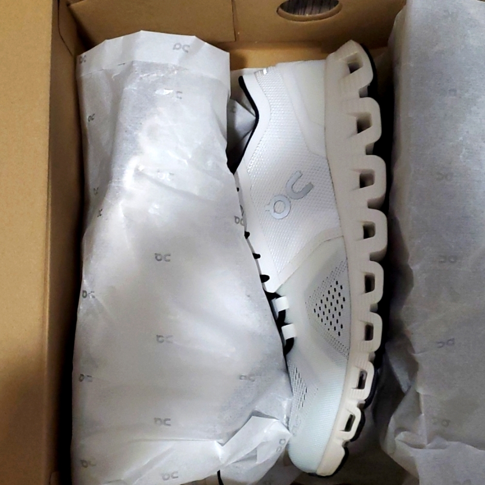 ON Cloud X Men's Running Shoes Size 8